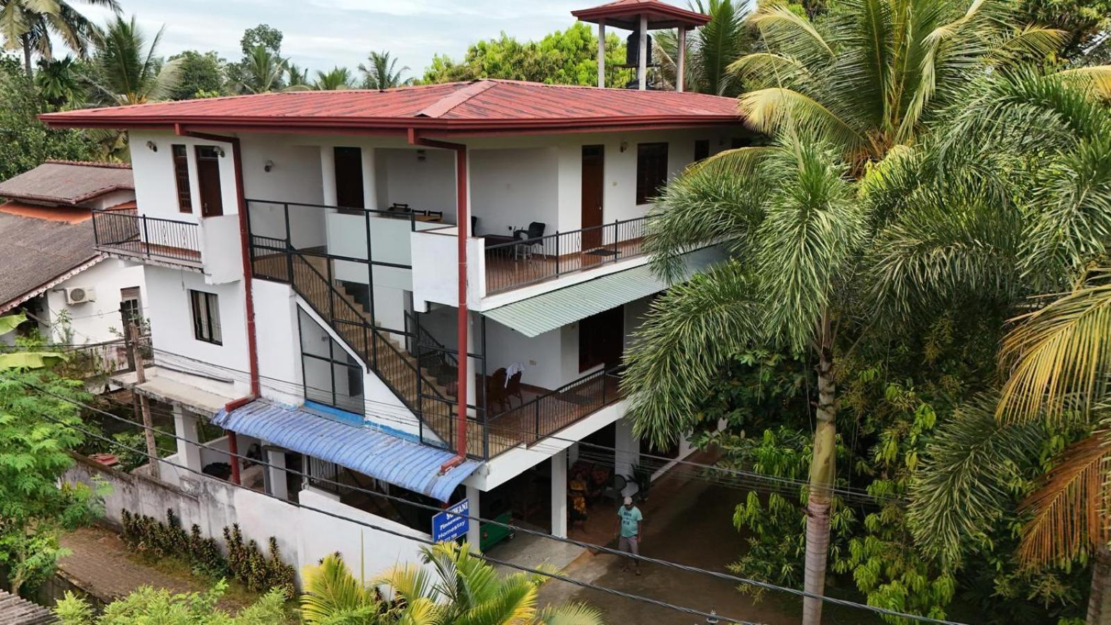 Suwani Pinnawala Homestay Exteriér fotografie