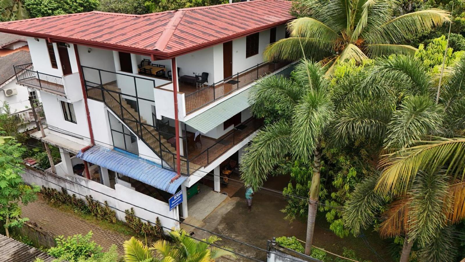 Suwani Pinnawala Homestay Exteriér fotografie