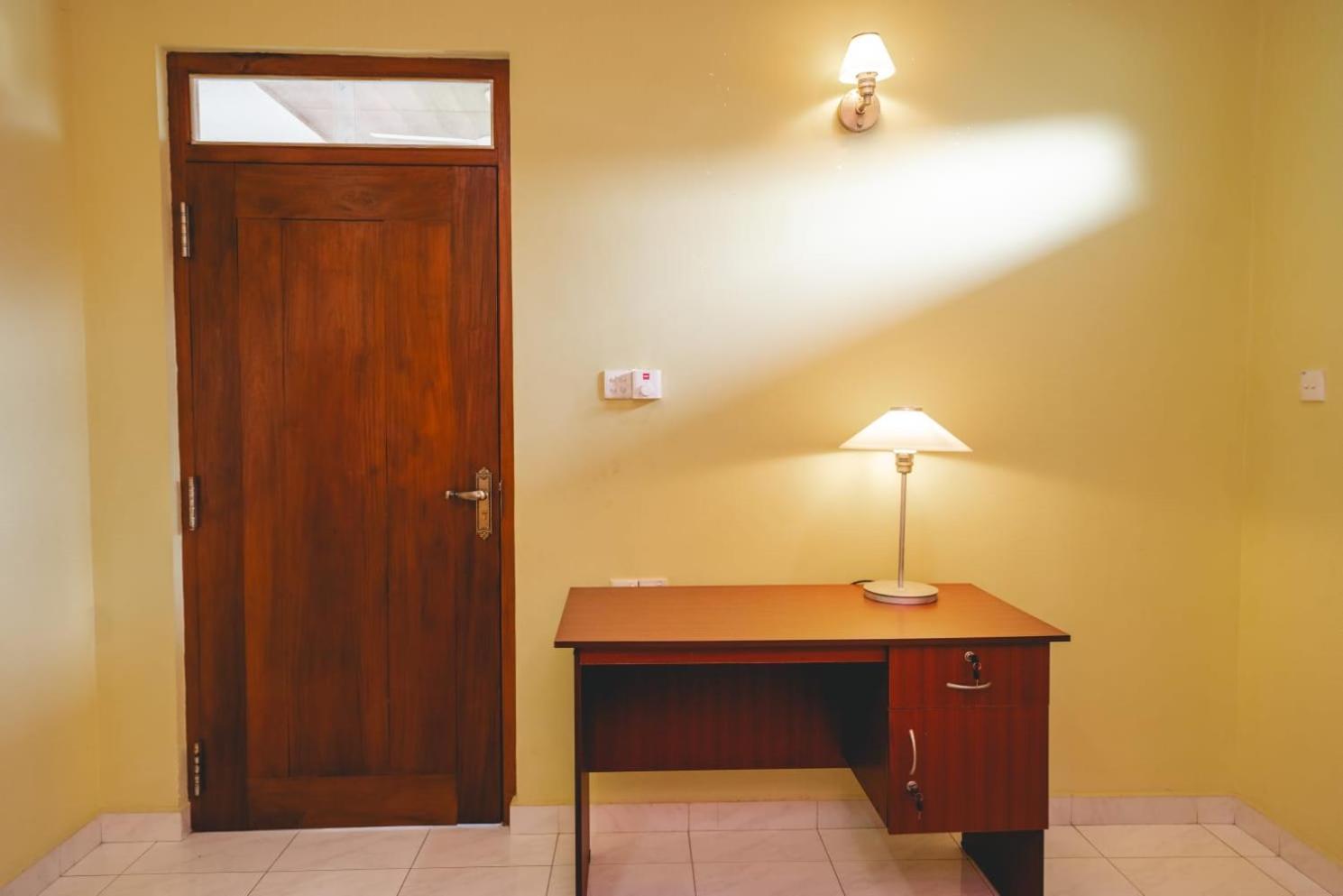 Suwani Pinnawala Homestay Exteriér fotografie