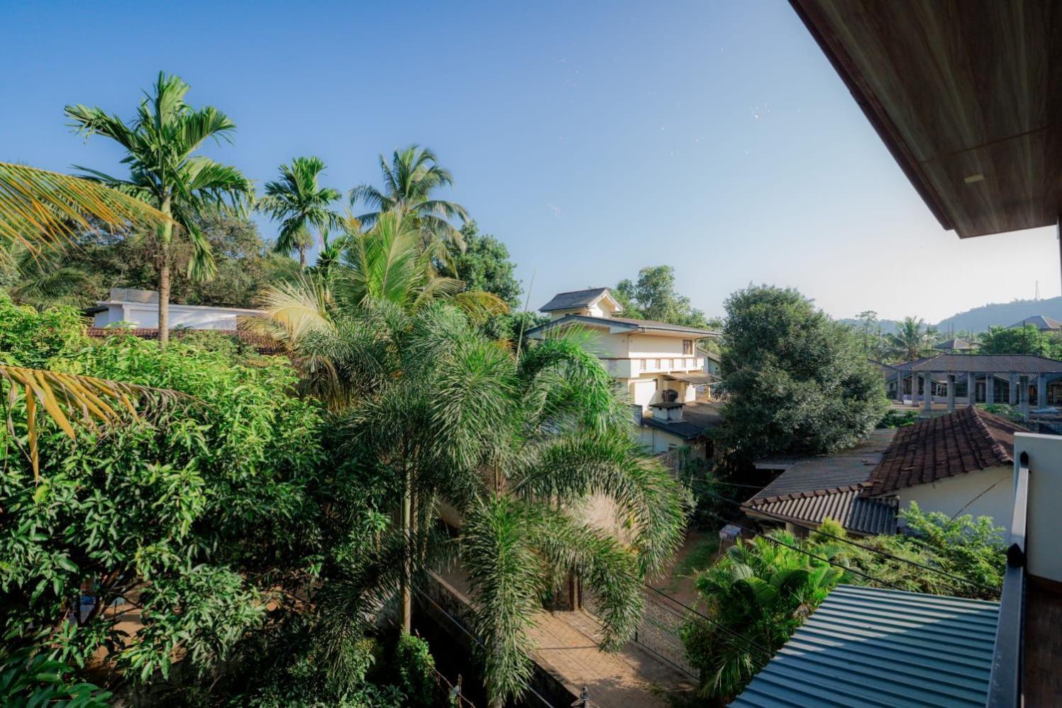 Suwani Pinnawala Homestay Exteriér fotografie