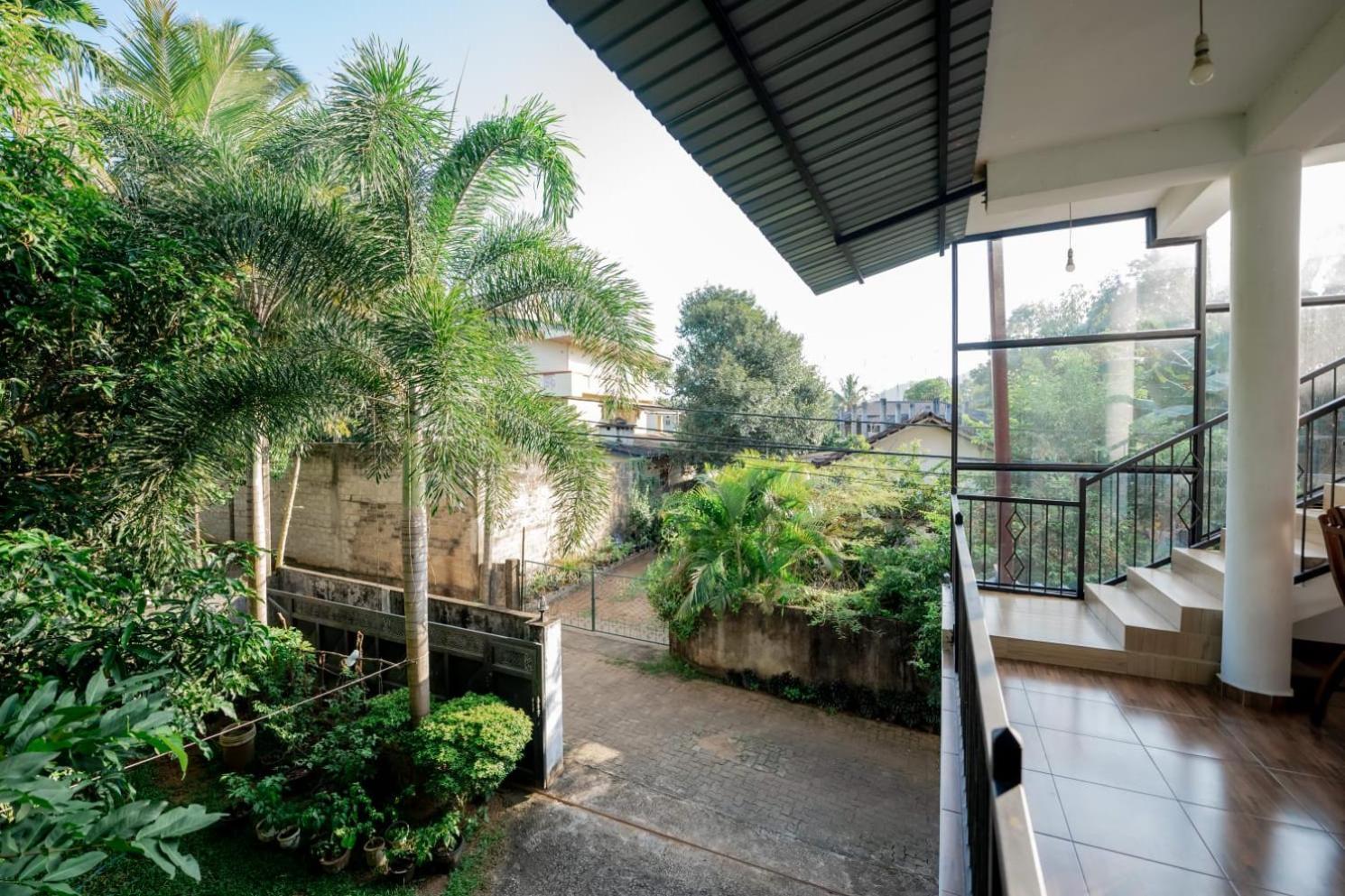 Suwani Pinnawala Homestay Exteriér fotografie