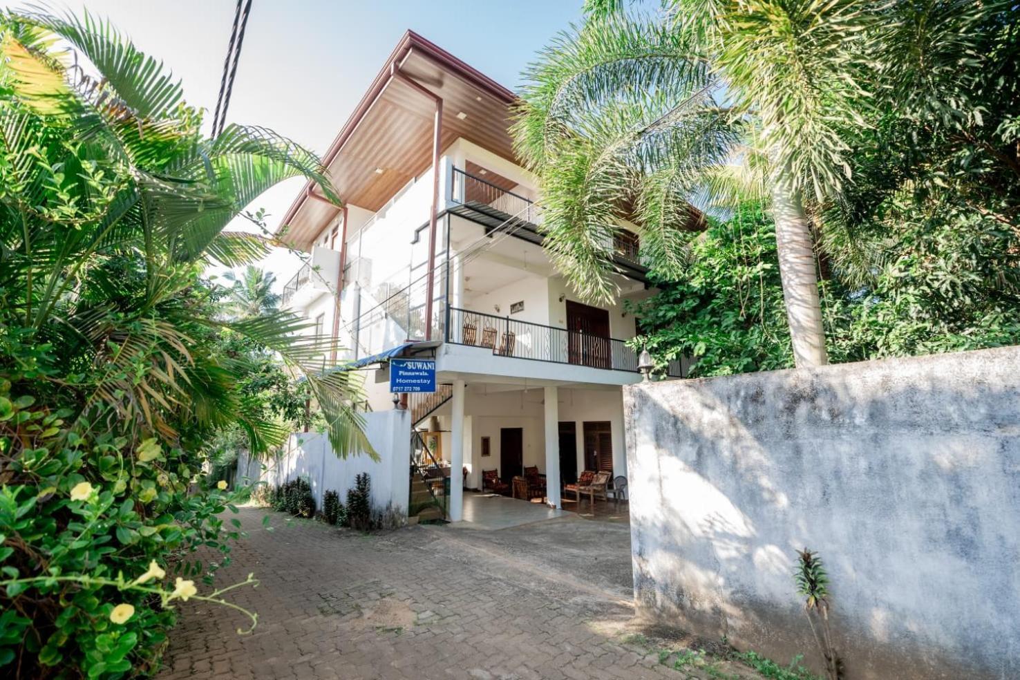 Suwani Pinnawala Homestay Exteriér fotografie