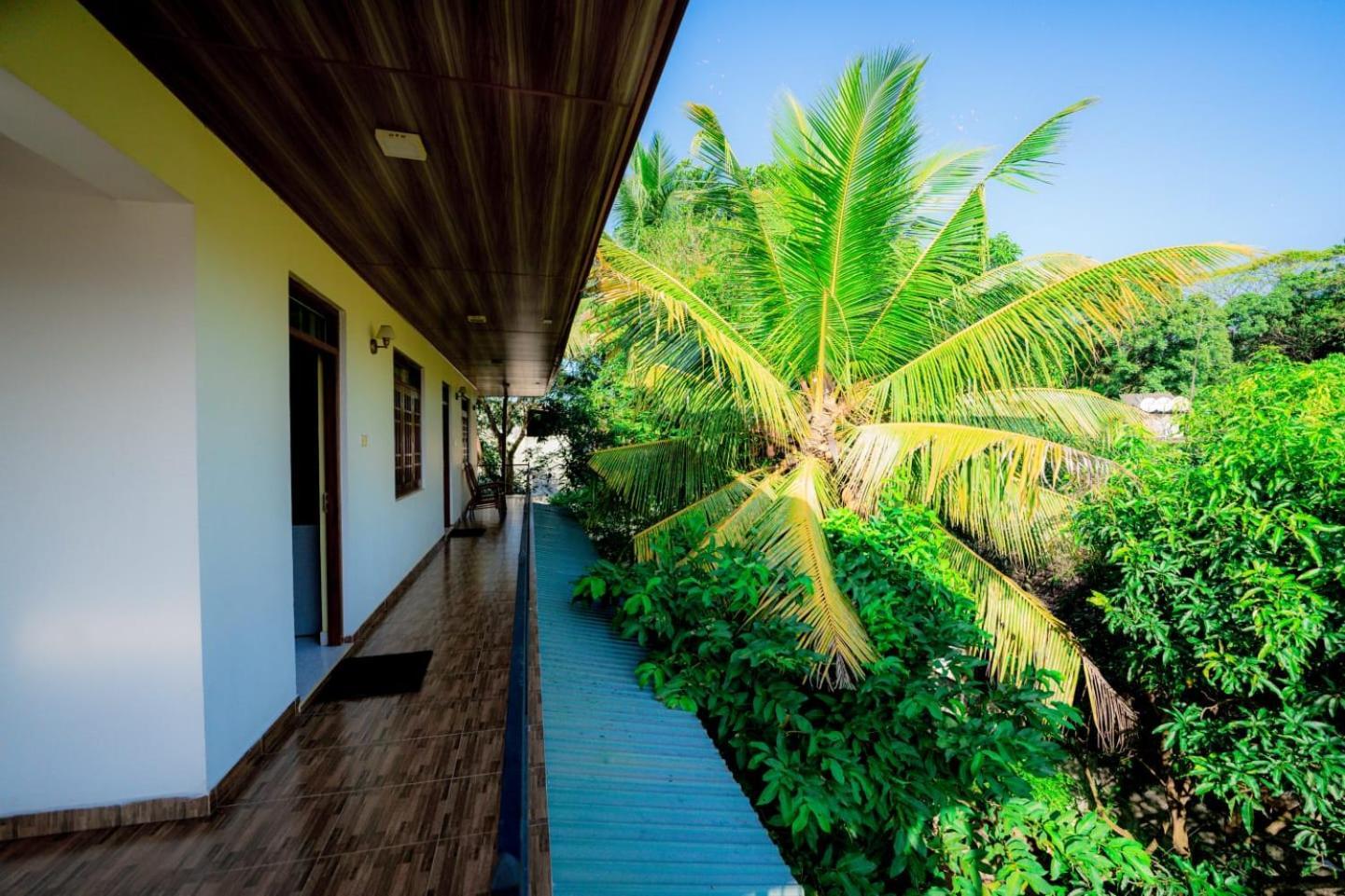 Suwani Pinnawala Homestay Exteriér fotografie