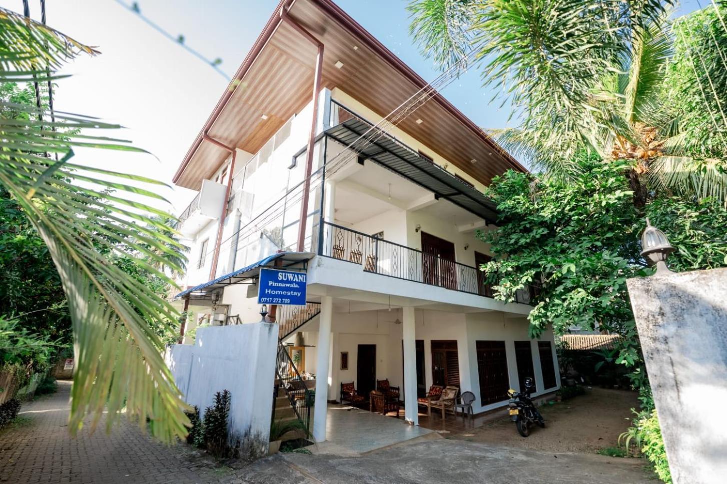 Suwani Pinnawala Homestay Exteriér fotografie