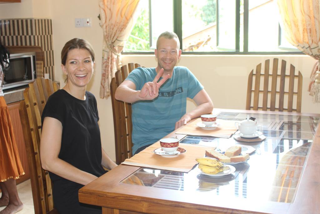 Suwani Pinnawala Homestay Exteriér fotografie
