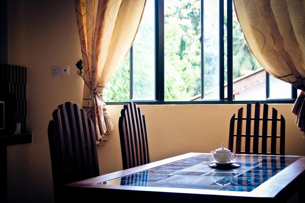 Suwani Pinnawala Homestay Exteriér fotografie