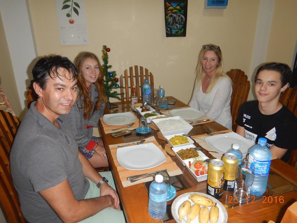 Suwani Pinnawala Homestay Exteriér fotografie
