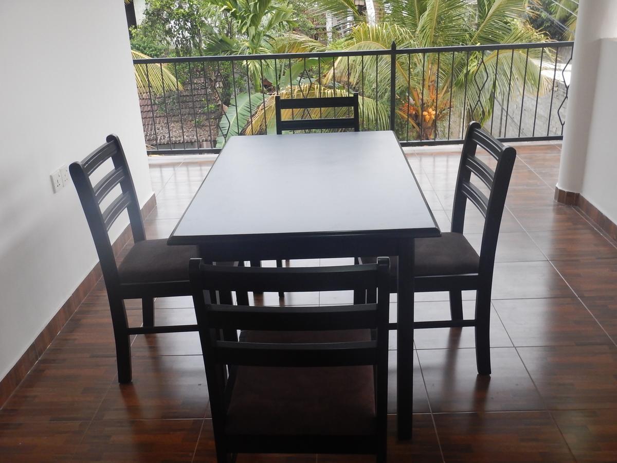 Suwani Pinnawala Homestay Exteriér fotografie