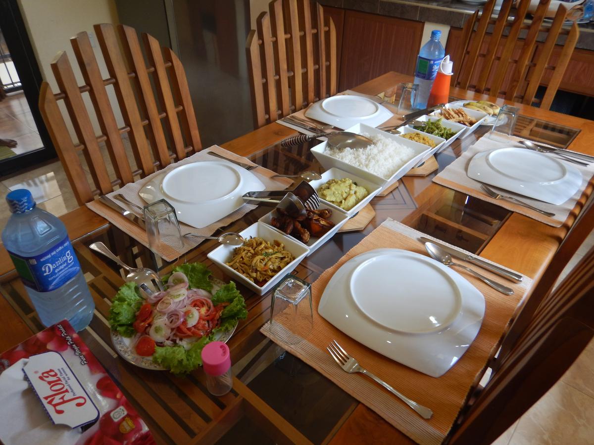 Suwani Pinnawala Homestay Exteriér fotografie